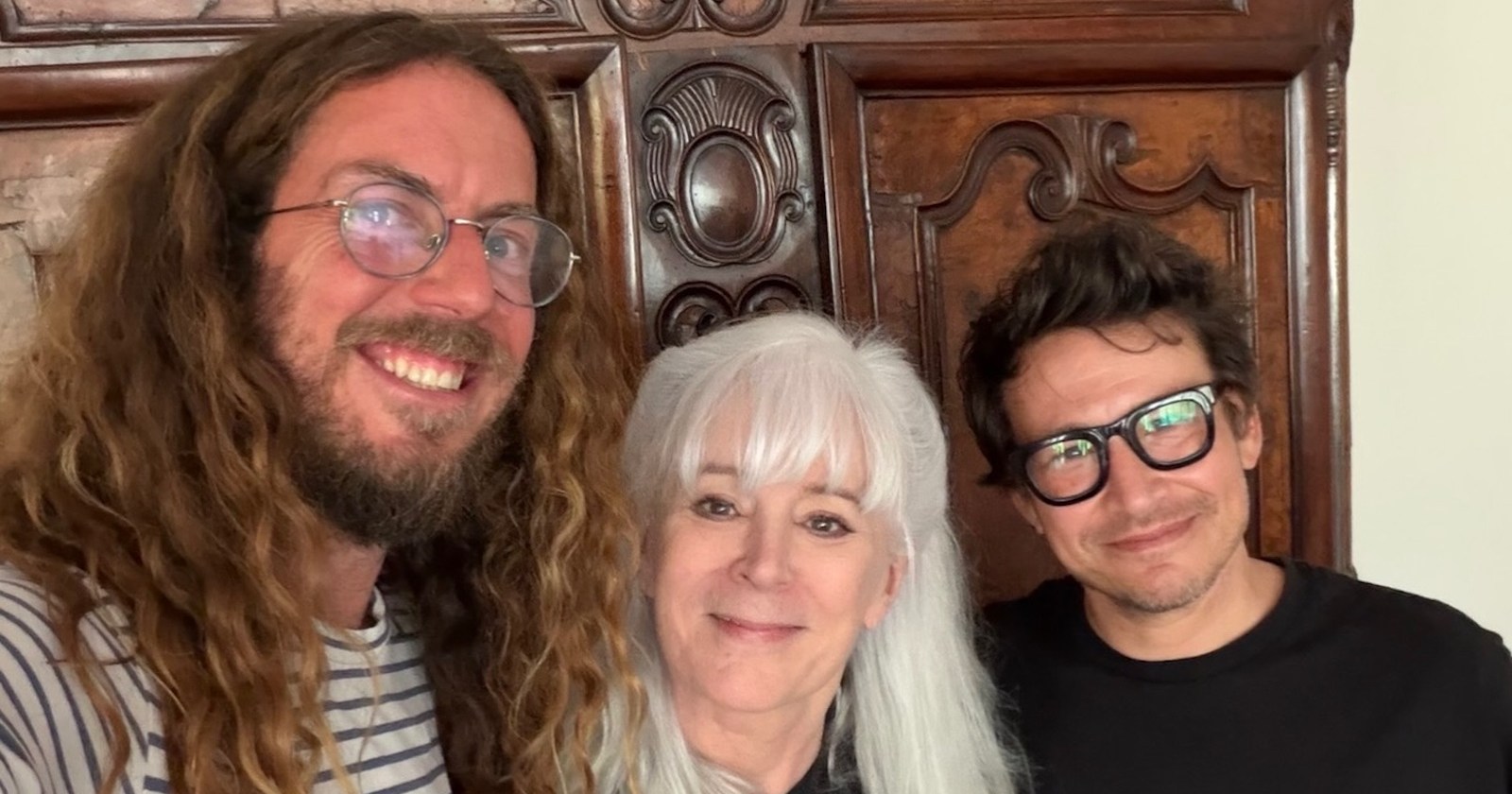 Jonathan Taylor Thomas Surprises Fans with Rare Reunion Photo