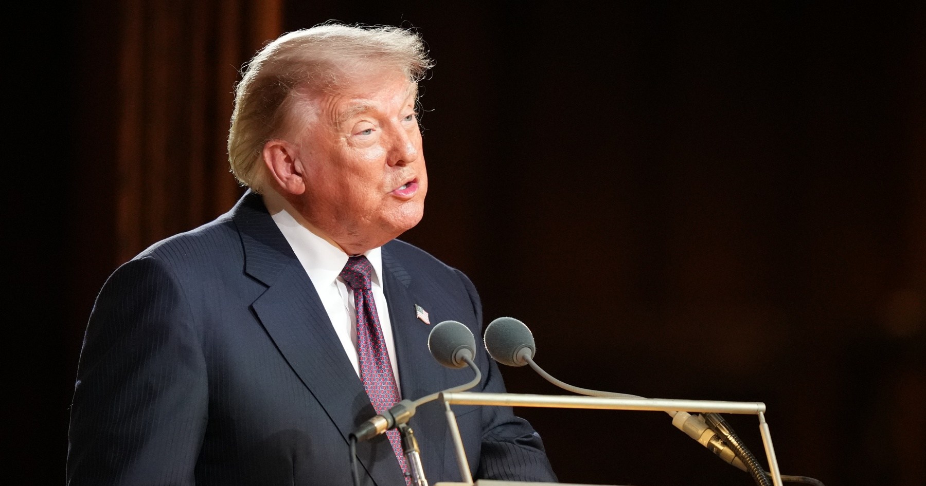Did Trump Really Fall Asleep at Lindsey Graham's Funeral?